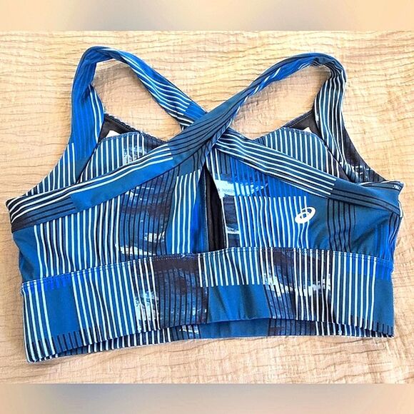 ASICS sports top, size L with slight padding.  Never worn. - Picture 2 of 3